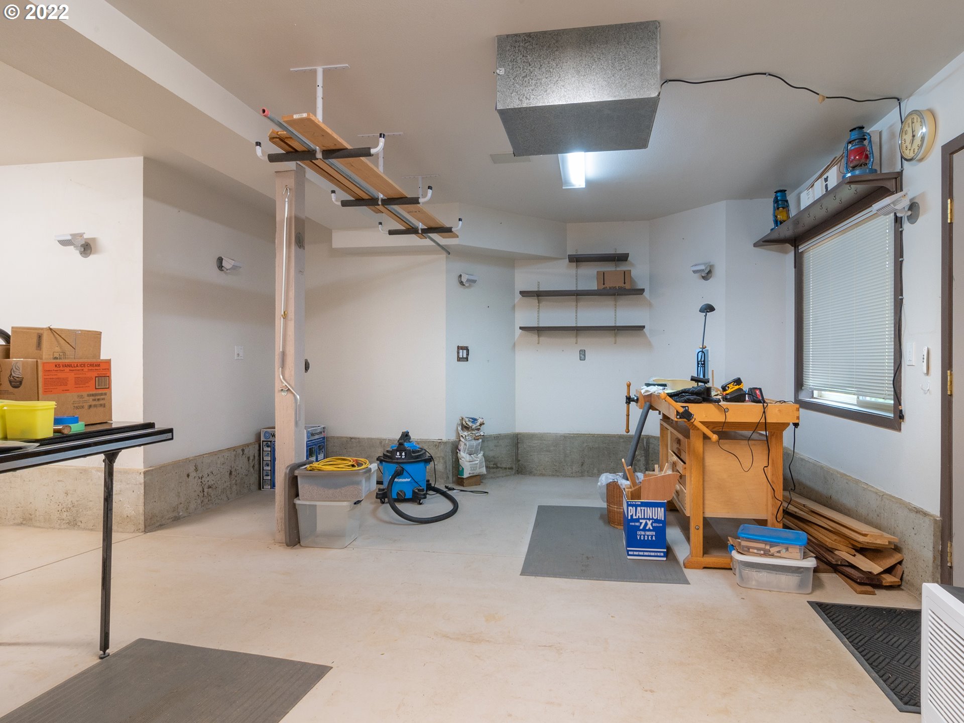 37870 Shenandoah Loop Springfield, OR 97478 - Photo 25 of 32 a room with furniture and a view of kitchen