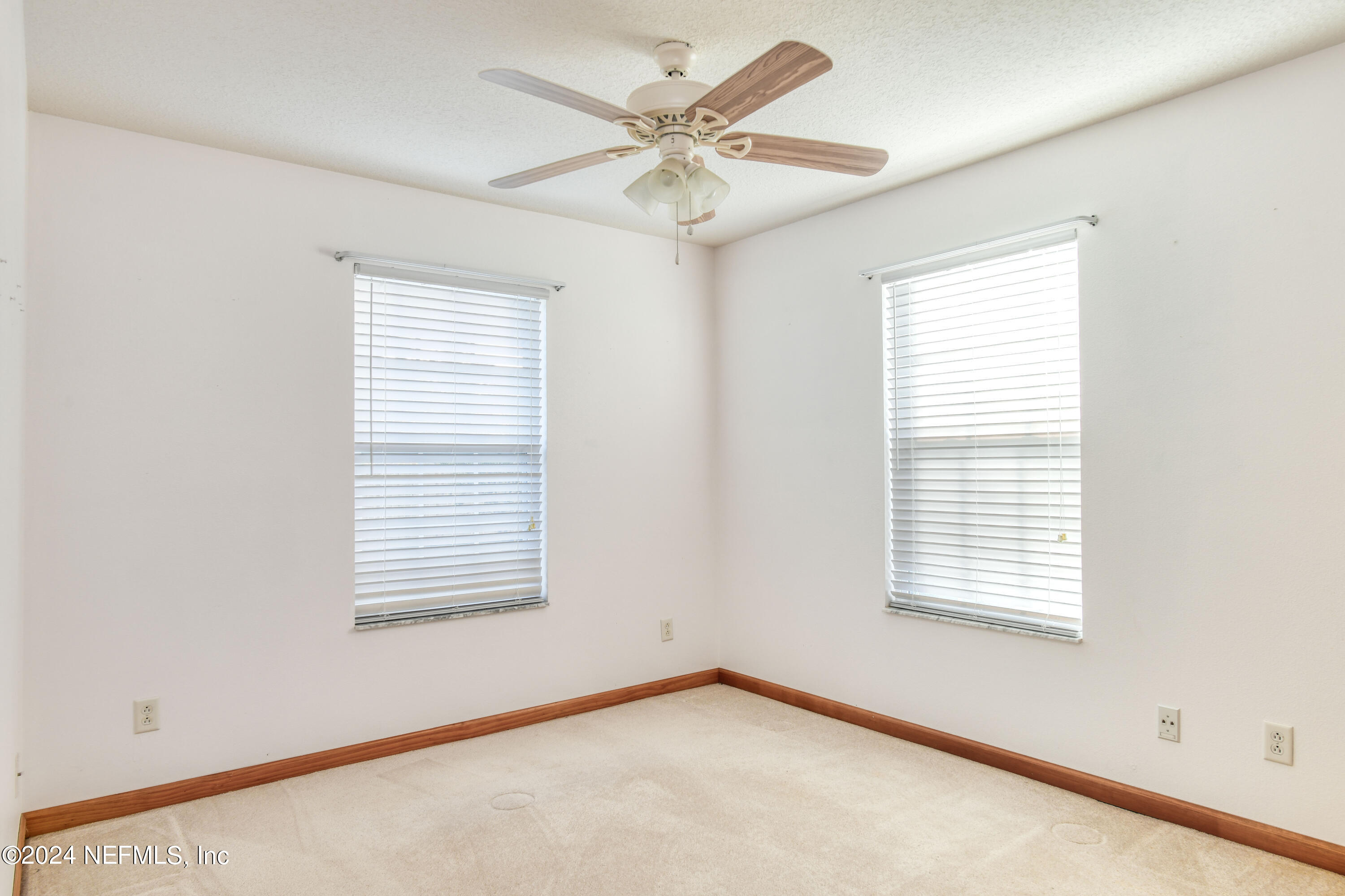 390 East End Road San Mateo, FL 32187 - Photo 23 of 54 Bedroom 2