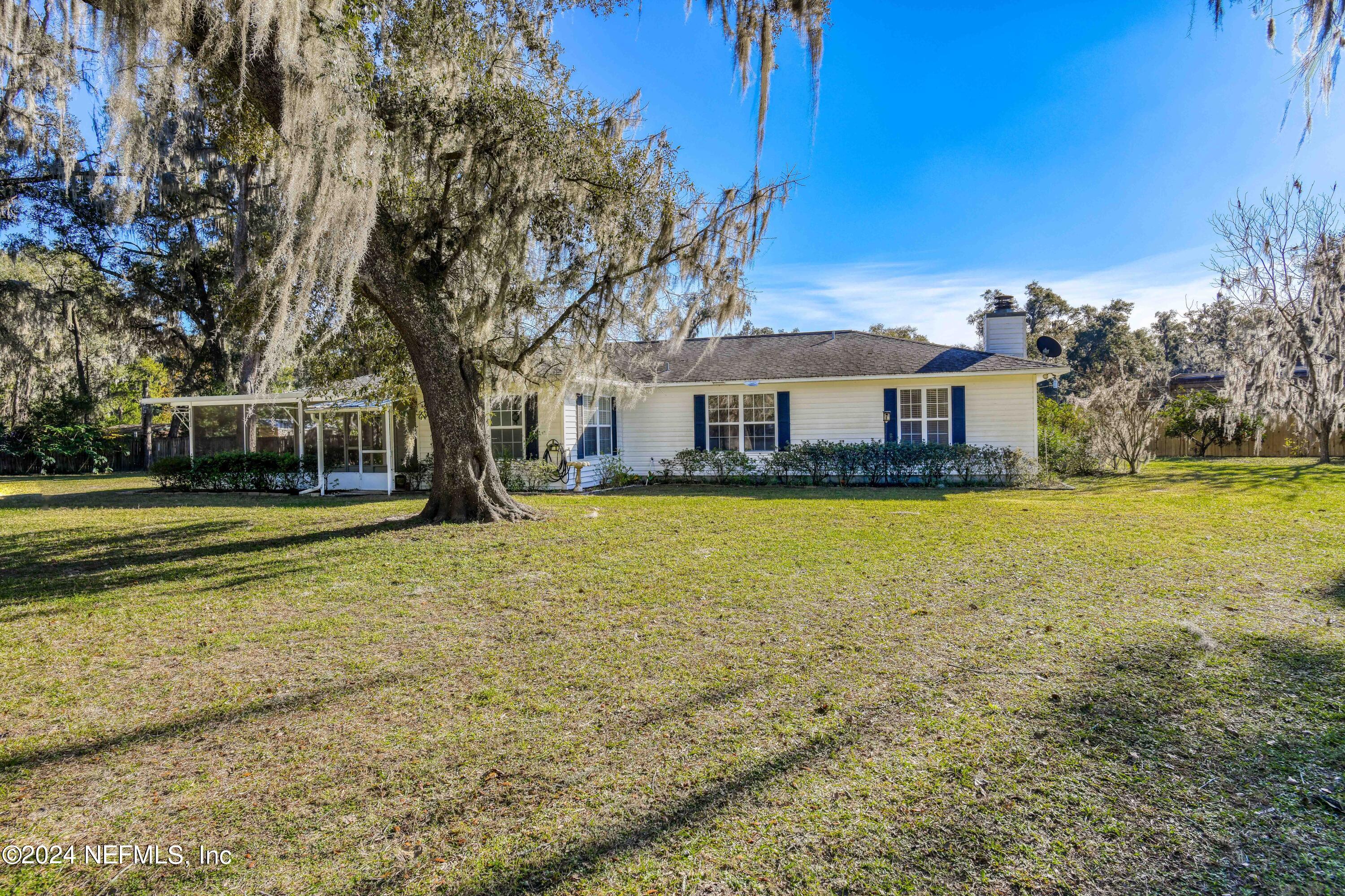 390 East End Road San Mateo, FL 32187 - Photo 48 of 54 309 East End Road ONLINE LOW RES-9