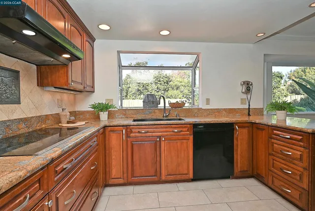 $950,000 | 5091 St Celestine Court, Concord, CA 94521