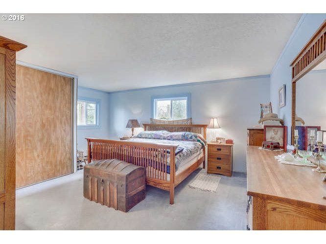 19460 Southwest Kinnaman Road Beaverton, OR 97078 - Photo 11 of 20 Gallery Image 11