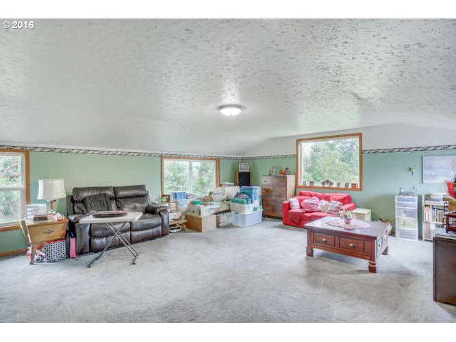 19460 Southwest Kinnaman Road Beaverton, OR 97078 - Photo 13 of 20 Gallery Image 13