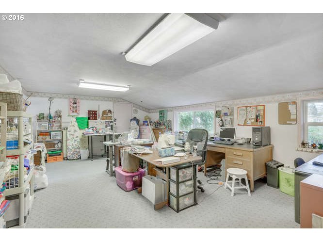 19460 Southwest Kinnaman Road Beaverton, OR 97078 - Photo 16 of 20 Gallery Image 16