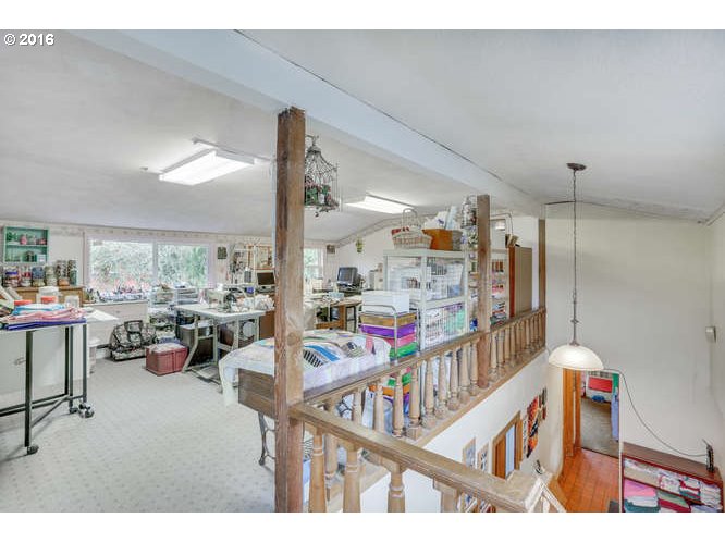 19460 Southwest Kinnaman Road Beaverton, OR 97078 - Photo 17 of 20 Gallery Image 17