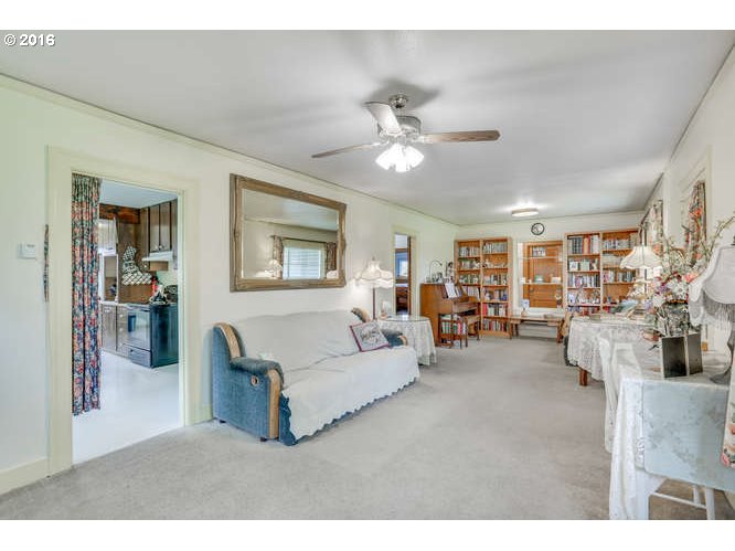 19460 Southwest Kinnaman Road Beaverton, OR 97078 - Photo 6 of 20 Gallery Image 6