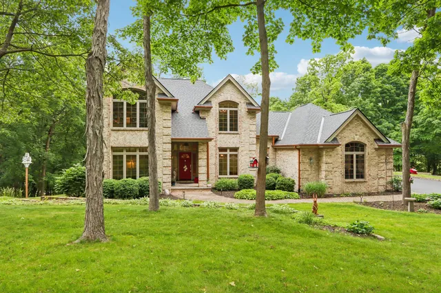 $1,285,000 | W332S9291 Red Brae Drive, Mukwonago, WI 53149