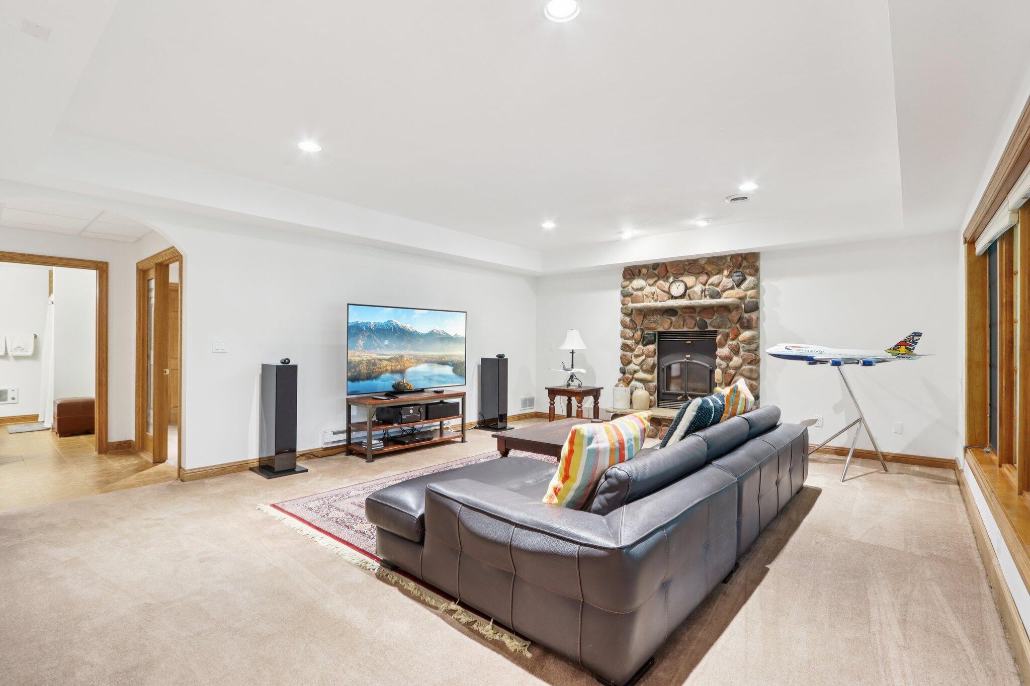 W332S9291 Red Brae Drive Mukwonago, WI 53149 - Photo 28 of 119 Rec Room