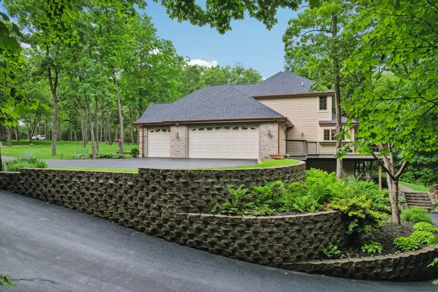 $1,285,000 | W332S9291 Red Brae Drive, Mukwonago, WI 53149