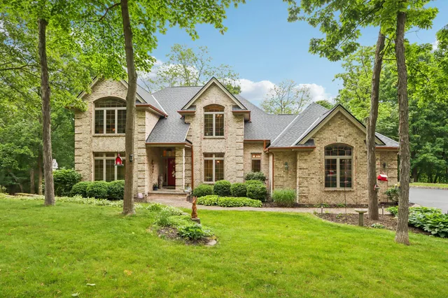 $1,285,000 | W332S9291 Red Brae Drive, Mukwonago, WI 53149