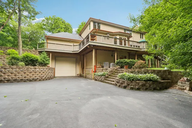 $1,285,000 | W332S9291 Red Brae Drive, Mukwonago, WI 53149