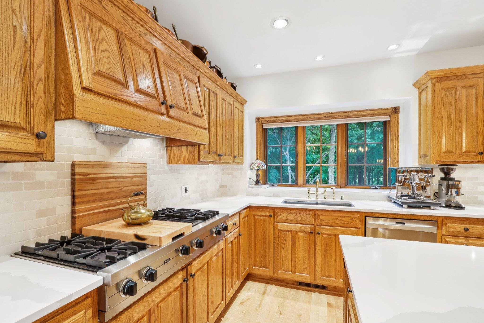 W332S9291 Red Brae Drive Mukwonago, WI 53149 - Photo 68 of 119 Kitchen