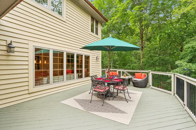 $1,285,000 | W332S9291 Red Brae Drive, Mukwonago, WI 53149