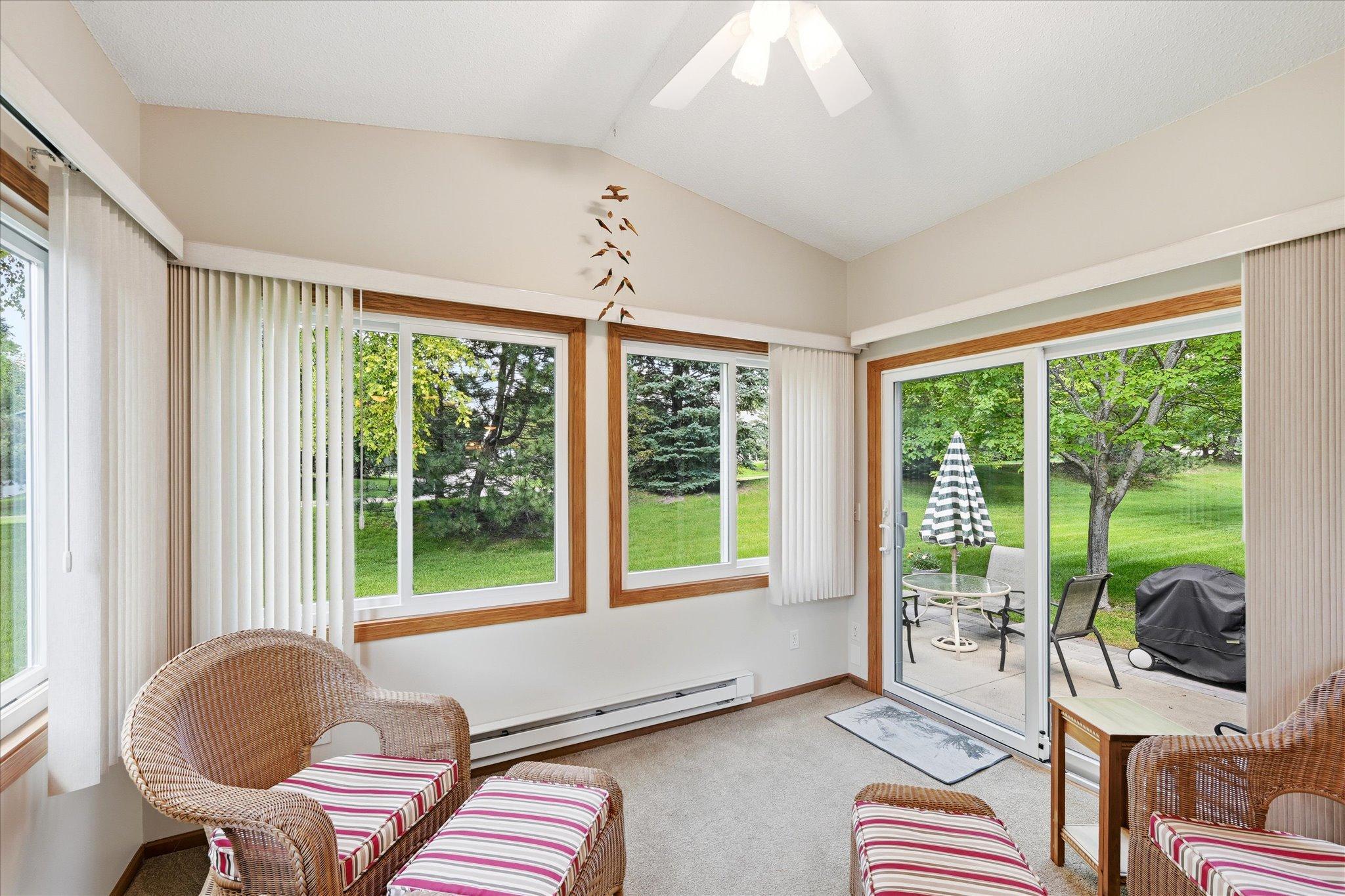 2446 Autumn Ridge Court Chanhassen, MN 55317 - Photo 9 of 28