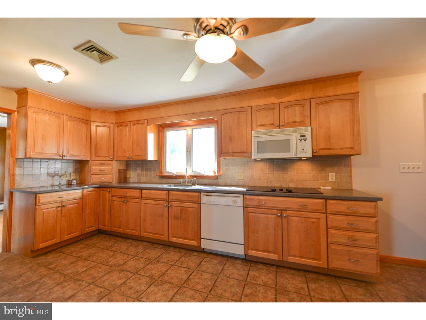 475 Whig Lane Road Pilesgrove, NJ 08098 - Photo 4 of 19 Gallery Image 4