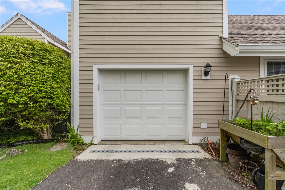 213 Corey Lane, Unit 213 Middletown, RI 02842 - Photo 39 of 40