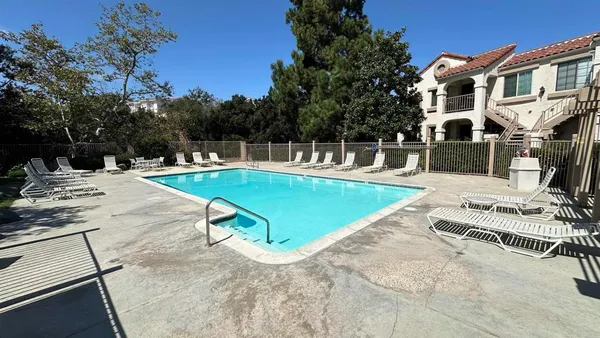 $2,300 | 13062 Wimberly Square, San Diego, CA 92128