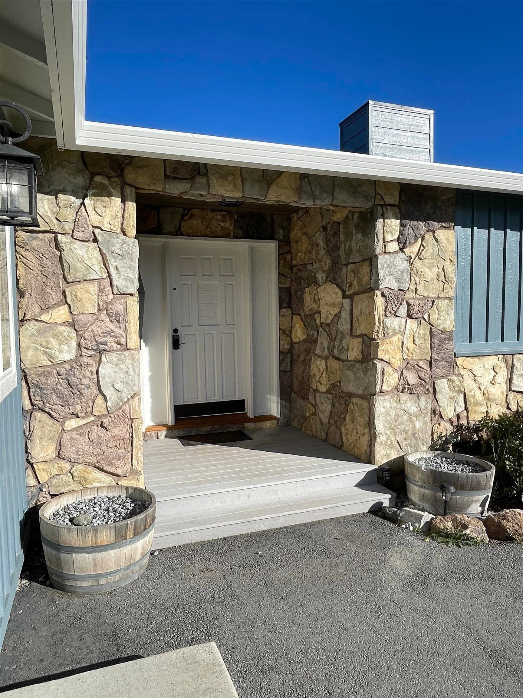 400 Holcomb Road Montague, CA 96064 - Photo 5 of 46 Gallery Image 5