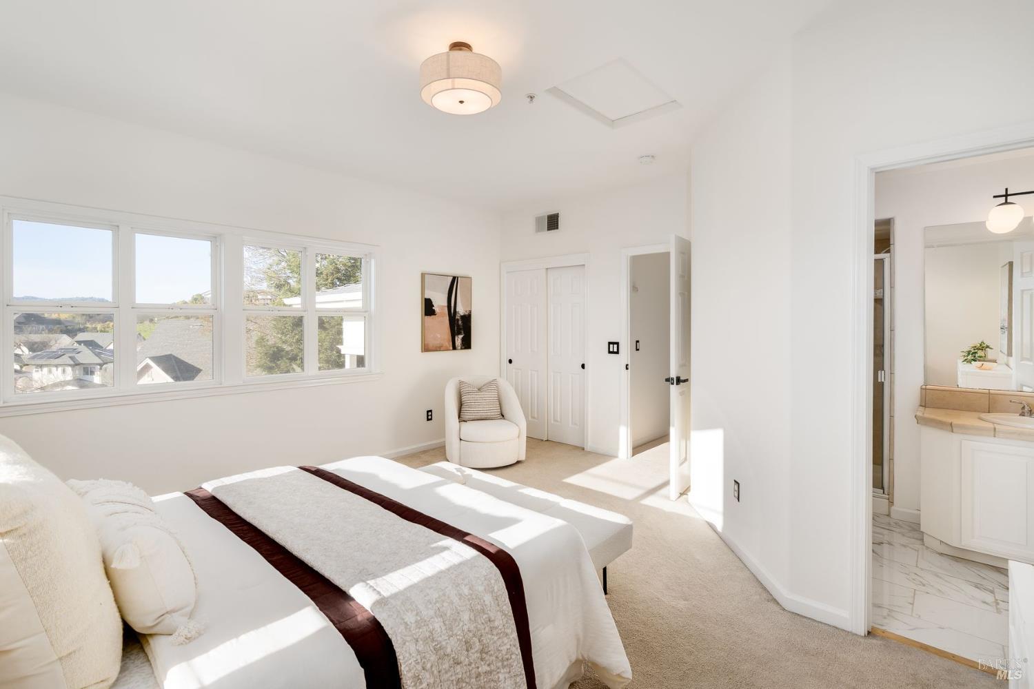 384 Arabian Way Healdsburg, CA 95448 - Photo 29 of 65 Upstairs bedroom.