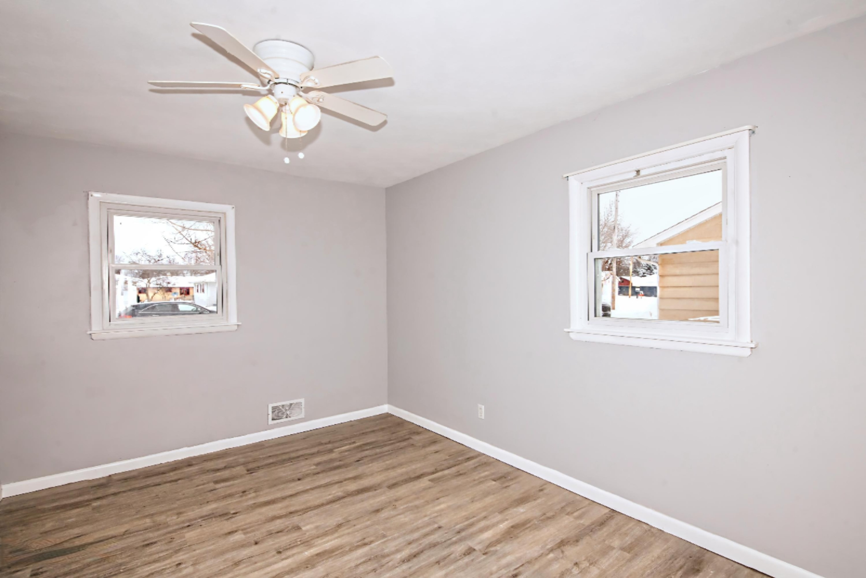 718 Sheridan Road St. Joseph, MI 49085 - Photo 16 of 24 Bedroom 2