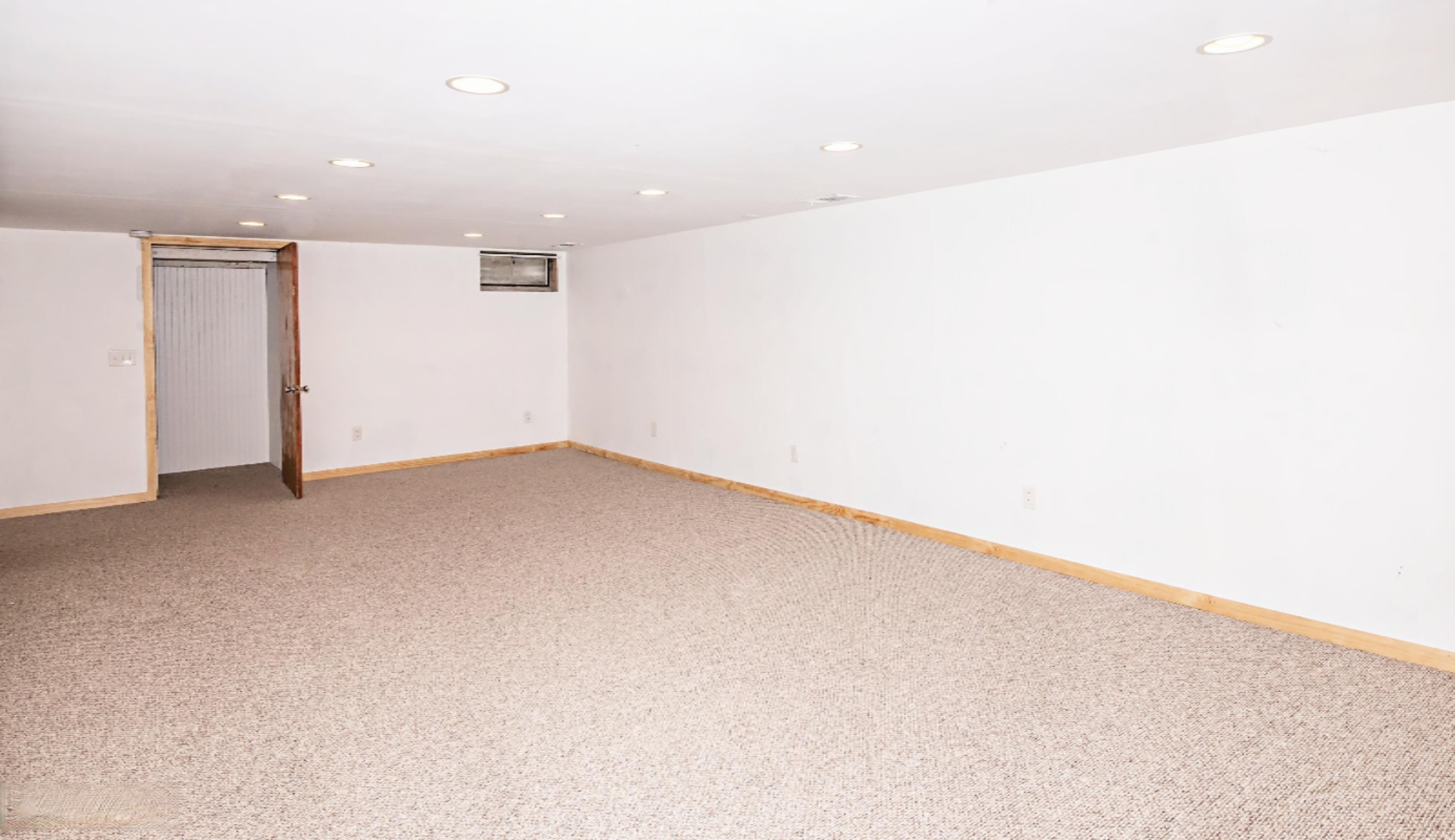 718 Sheridan Road St. Joseph, MI 49085 - Photo 19 of 24 Basement Family Room