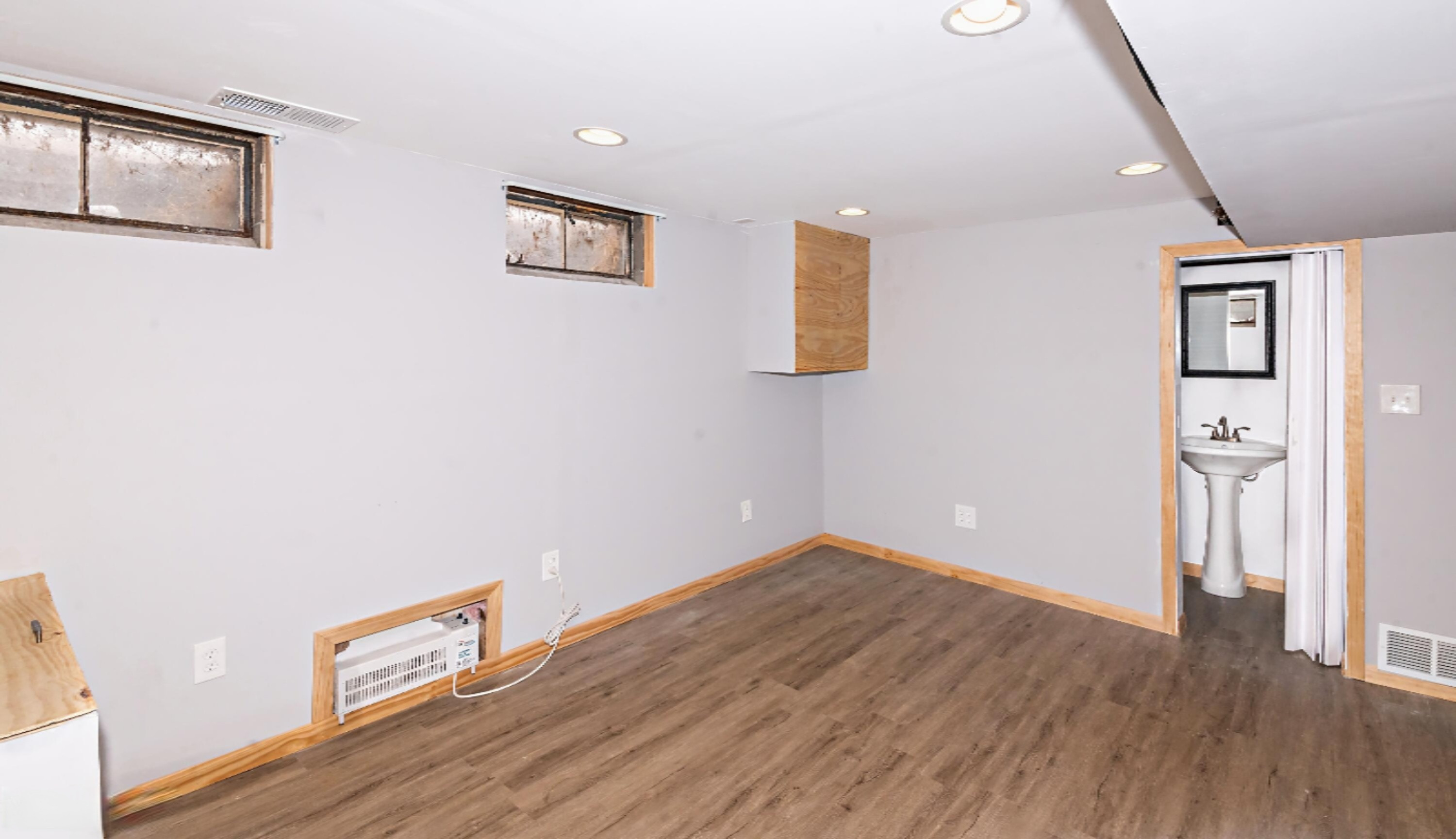 718 Sheridan Road St. Joseph, MI 49085 - Photo 20 of 24 Basement Office with Half Bath
