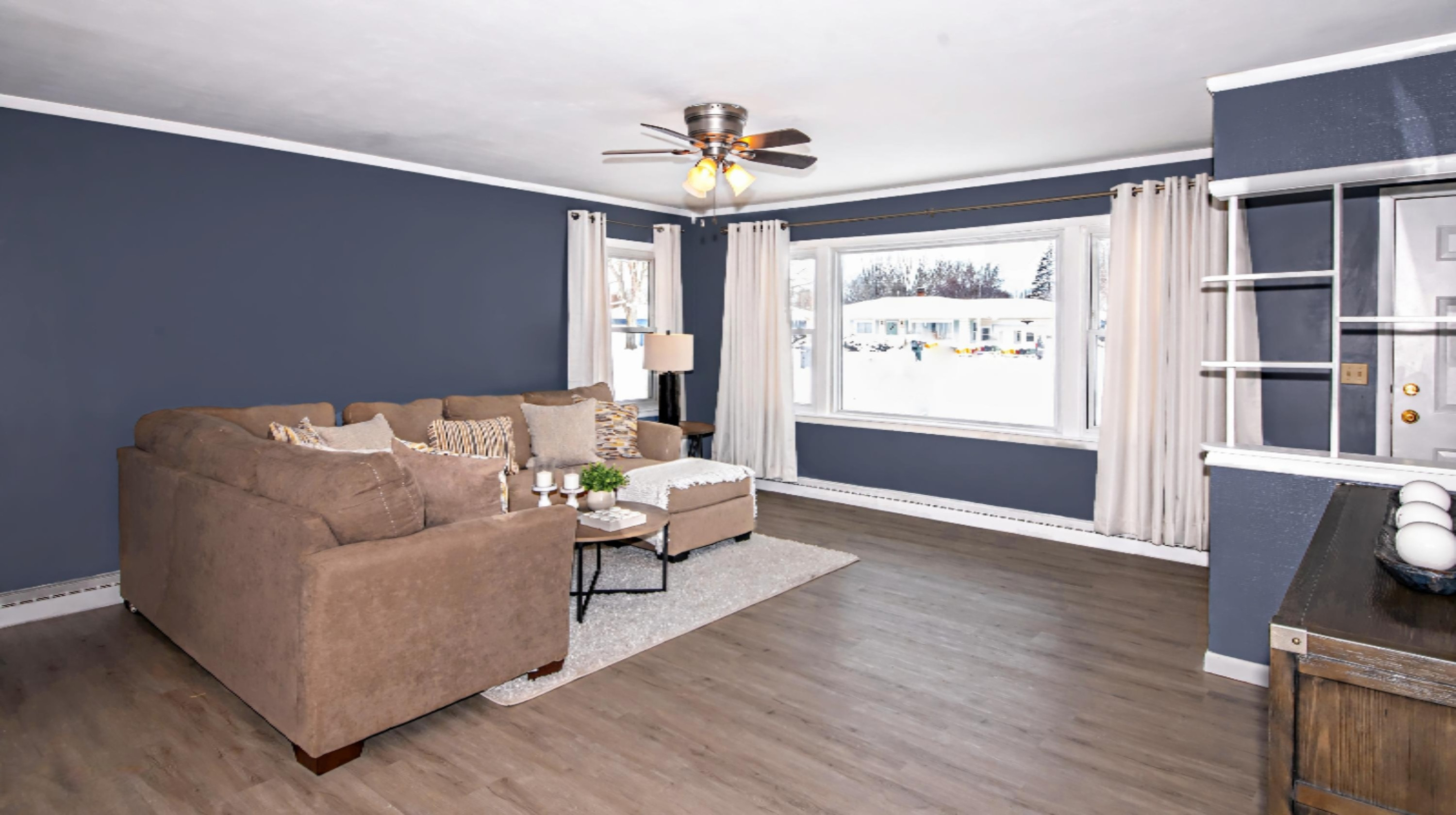 718 Sheridan Road St. Joseph, MI 49085 - Photo 5 of 24 Living Room