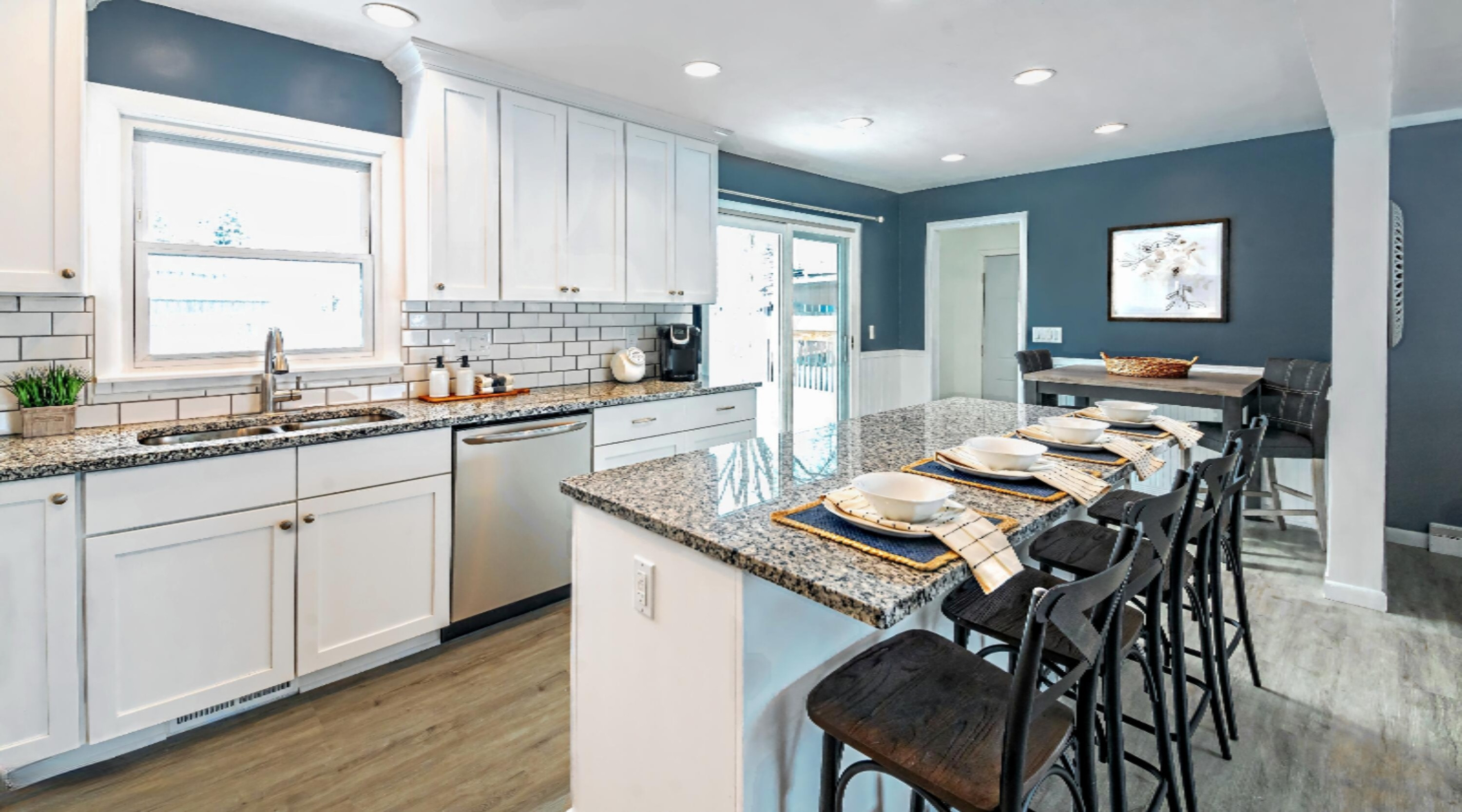 718 Sheridan Road St. Joseph, MI 49085 - Photo 7 of 24 Kitchen Island