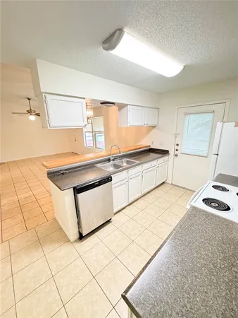 $1,250 | 23393 Nameless Road, Unit 169, Leander, TX 78641