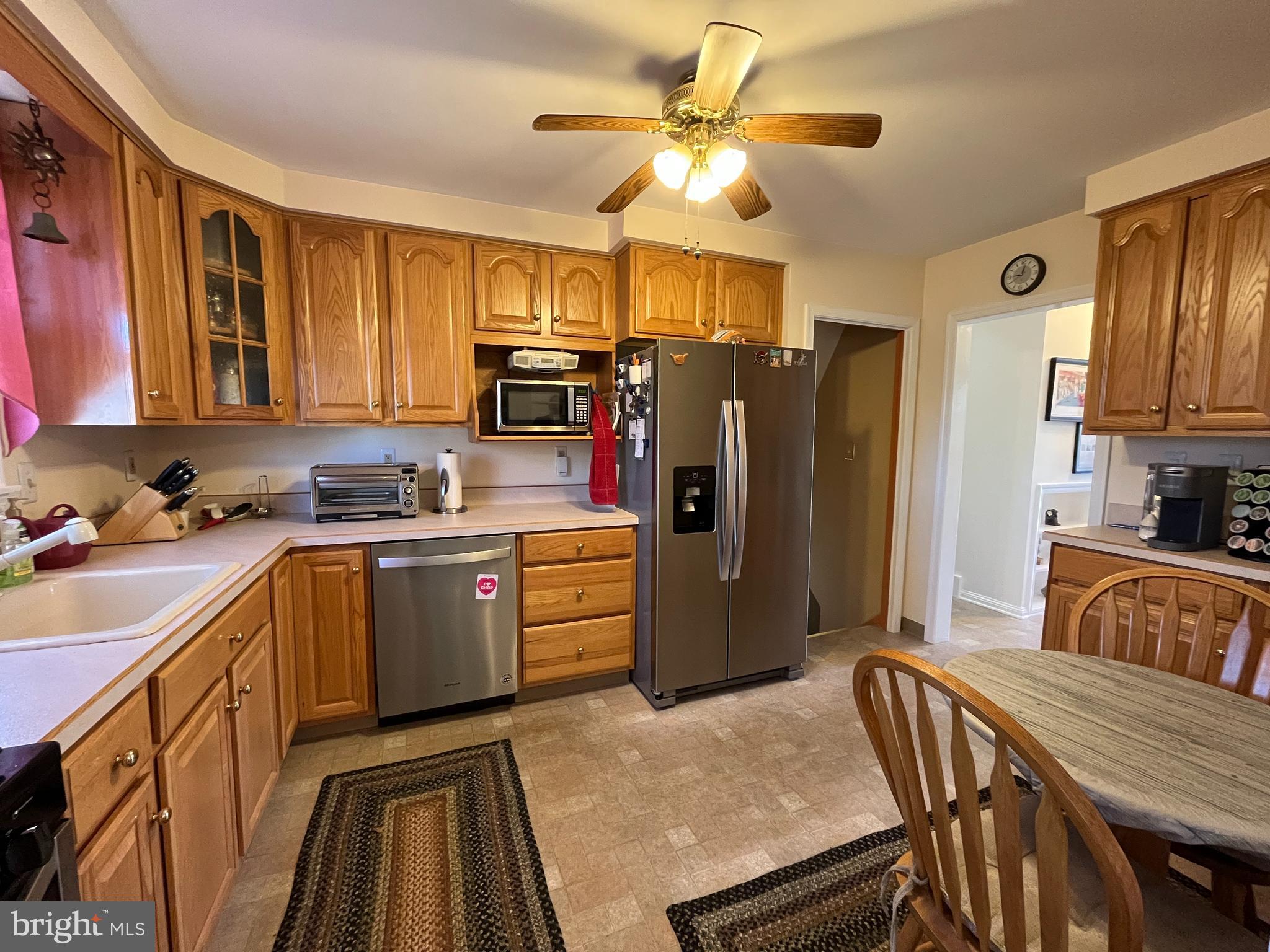 441 Hightop Road West Chester, PA 19380 - Photo 19 of 35 Stainless steel appliances