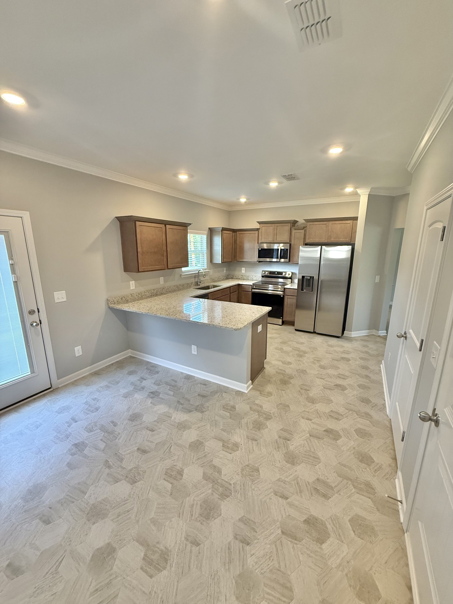 76 Country Circle Manchester, TN 37355 - Photo 5 of 12