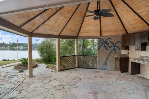 $825,000 | 186 Lake Road, Huntsville, TX 77320