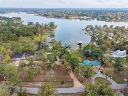 $825,000 | 186 Lake Road, Huntsville, TX 77320