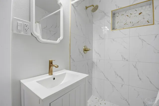 $207,000 | 522 South Edgewood Circle, Pensacola, FL 32506