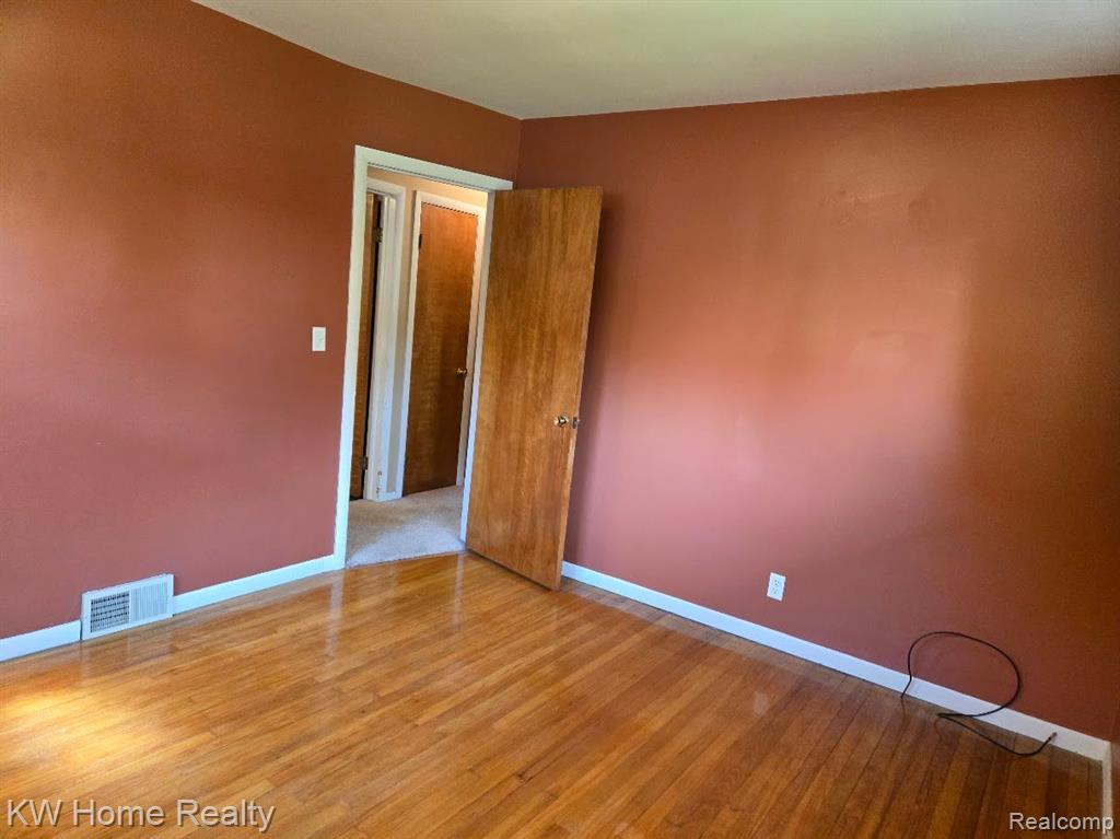 28401 Hawberry Road Farmington Hills, MI 48331 - Photo 19 of 34