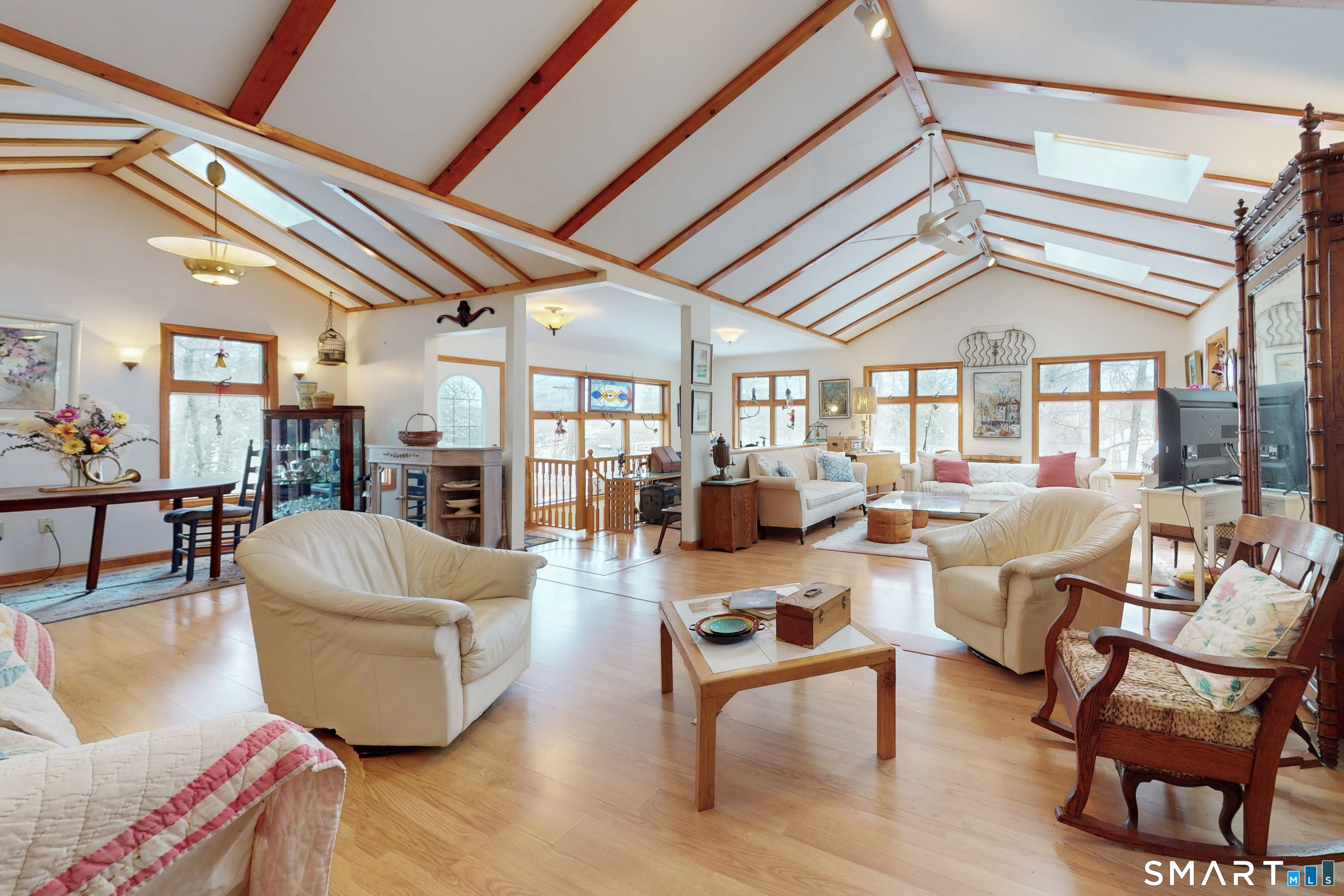 29 Carol Street Danbury, CT 06810 - Photo 5 of 36