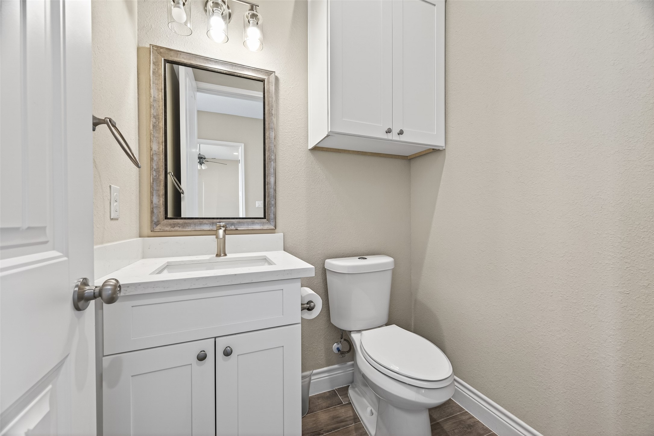 803 Lily Lane Rosharon, TX 77583 - Photo 20 of 36 Half Bath located off the entry hallway