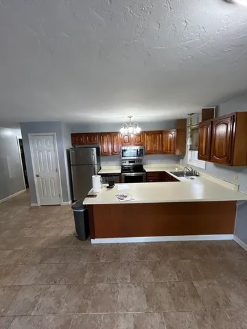 $2,000 | 3 Hinman Street, Unit 2, Sturbridge, MA 01518