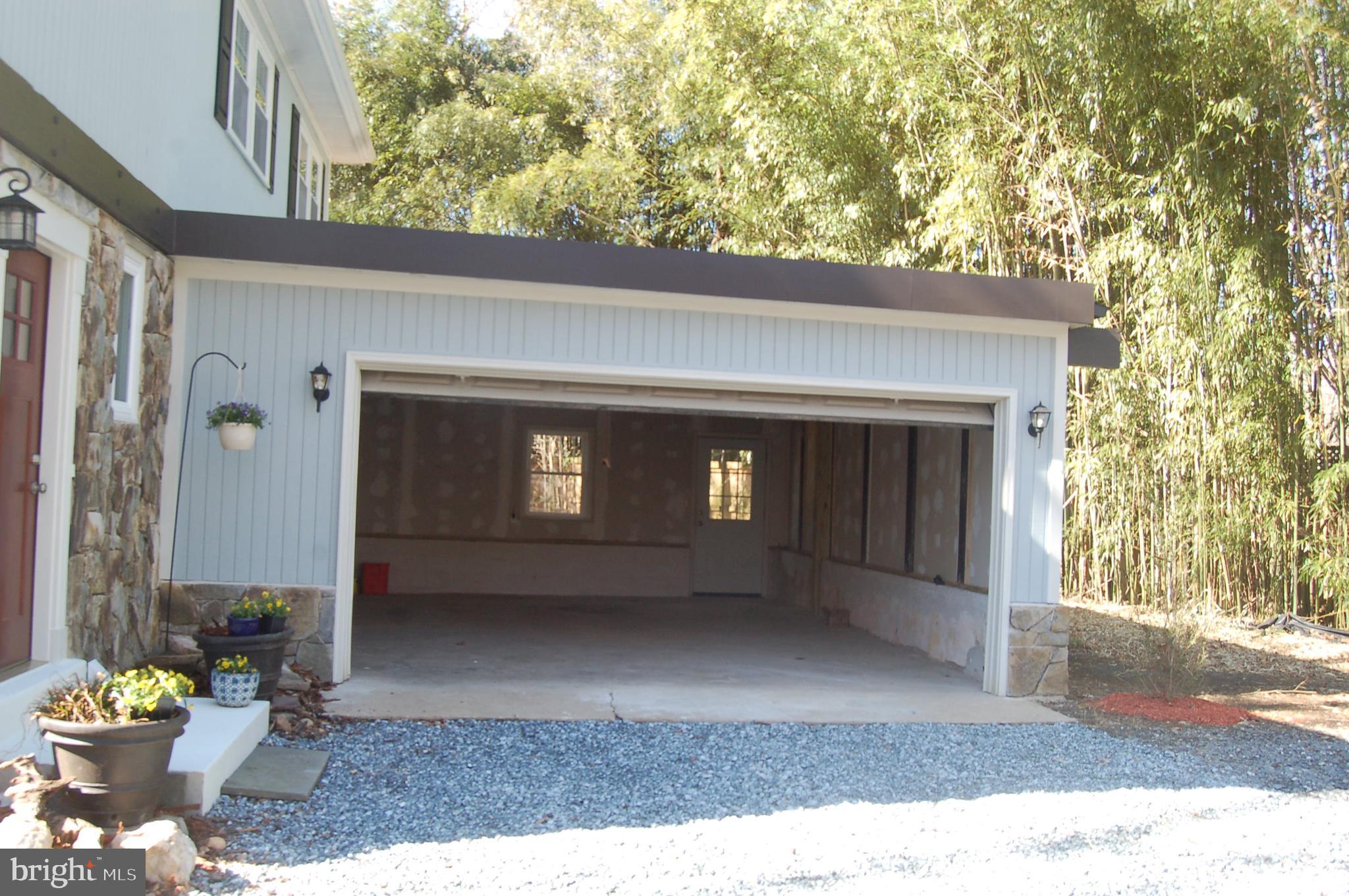 405 Pine Road Fort Washington, MD 20744 - Photo 2 of 37