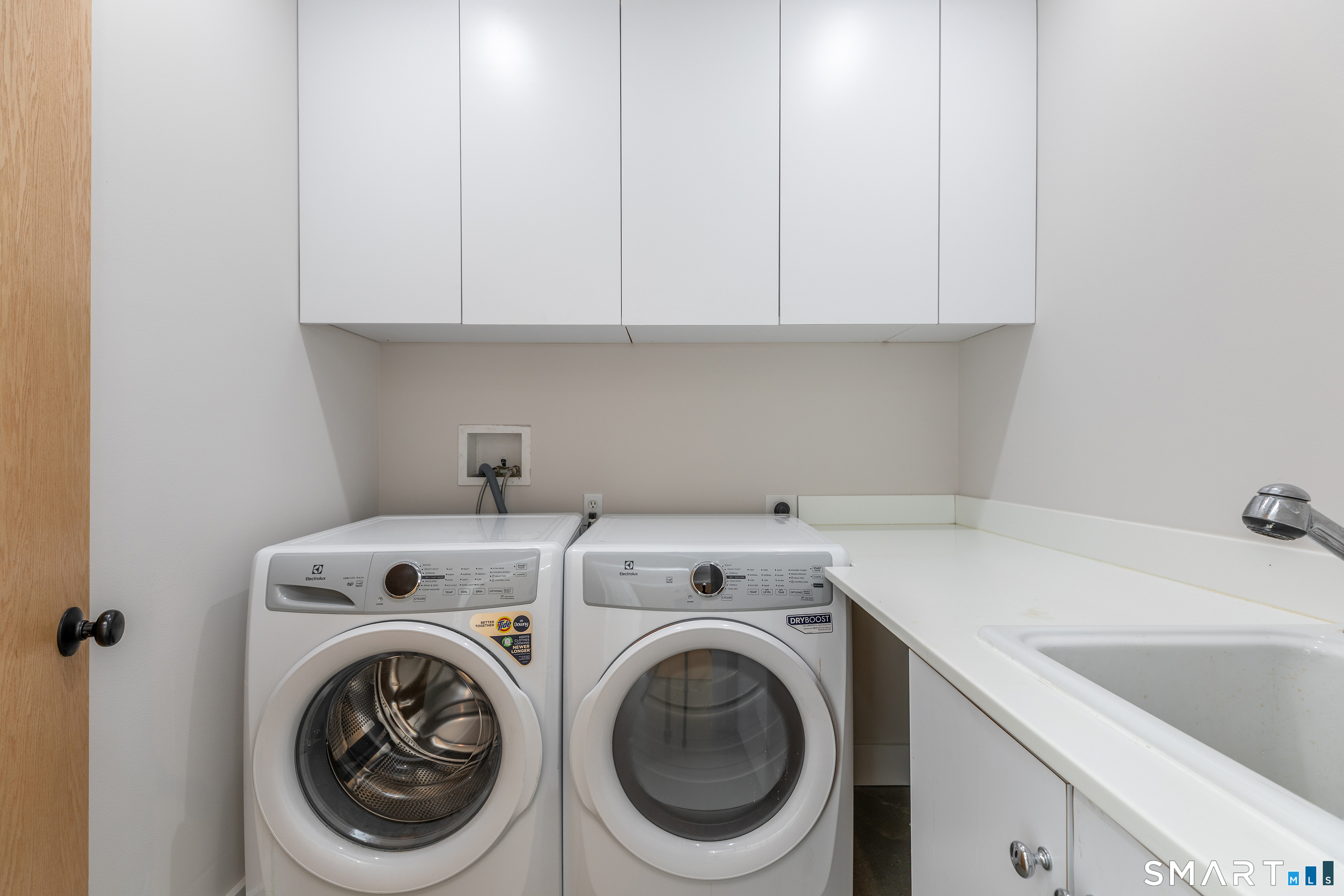 105 Highway 39 Sherman, CT 06784 - Photo 30 of 39 a utility room with dryer and washer