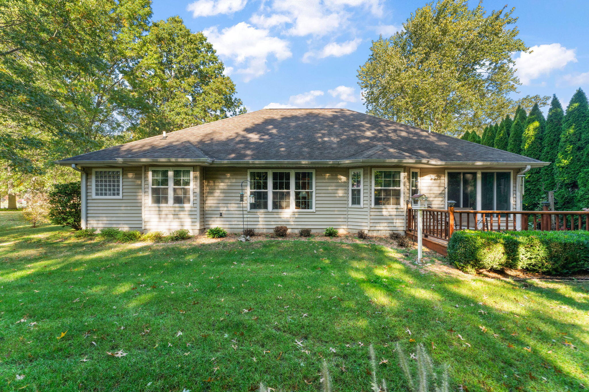 3431 Drivers Way Chesterton, IN 46304 - Photo 20 of 31 a front view of a house with a garden