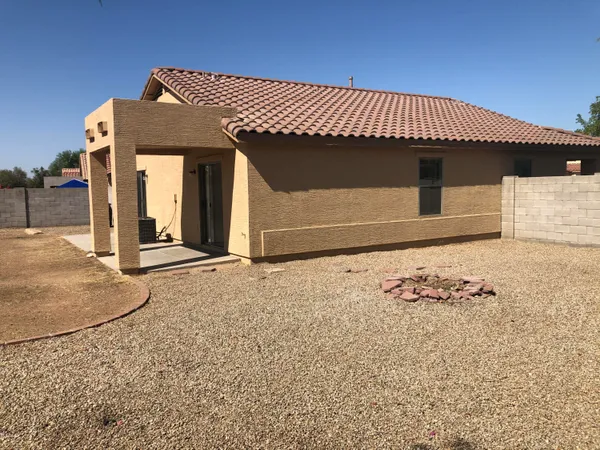 $2,000 | 8565 East Lakeview Avenue, Mesa, AZ 85209