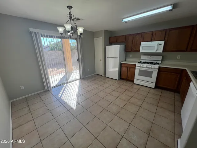$2,000 | 8565 East Lakeview Avenue, Mesa, AZ 85209