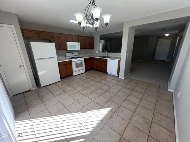 $2,000 | 8565 East Lakeview Avenue, Mesa, AZ 85209