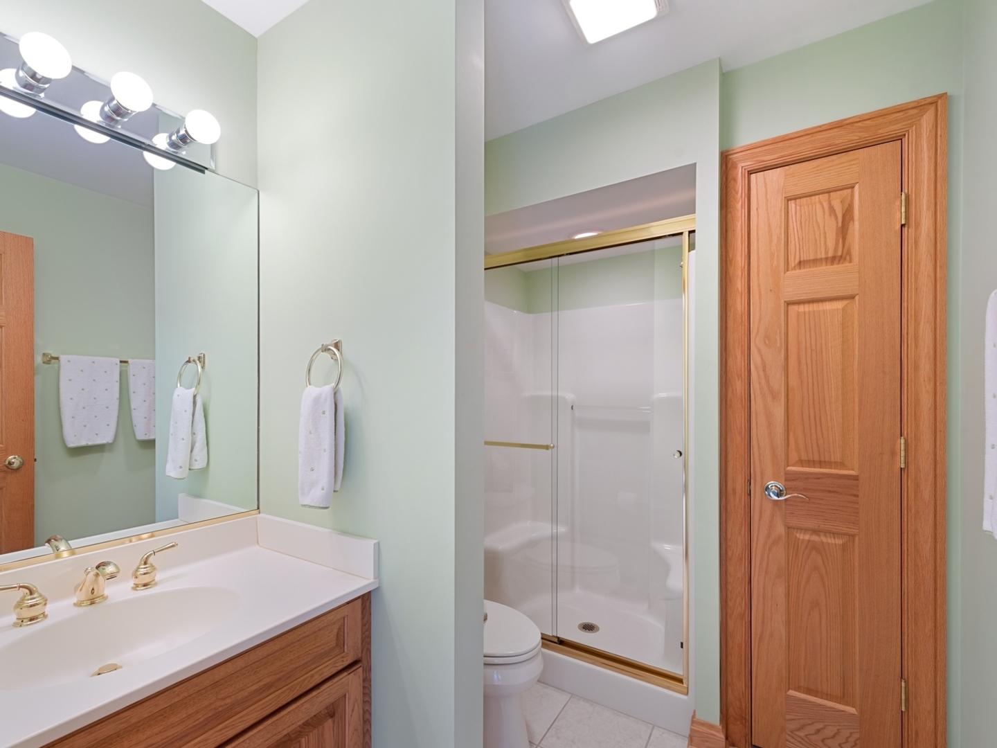 33 Brinker Road Barrington Hills, IL 60010 - Photo 26 of 43 a bathroom with a sink a toilet and shower