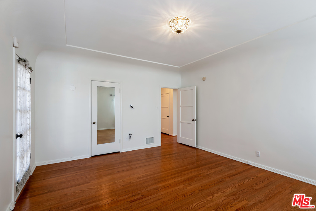 357 South La Peer Drive Beverly Hills, CA 90211 - Photo 20 of 31 a view of an empty room