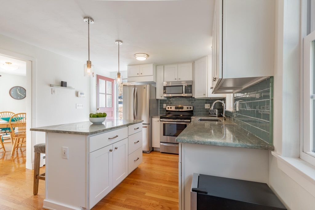 6 Beth Road Franklin, MA 02038 - Photo 6 of 36 Gallery Image 6