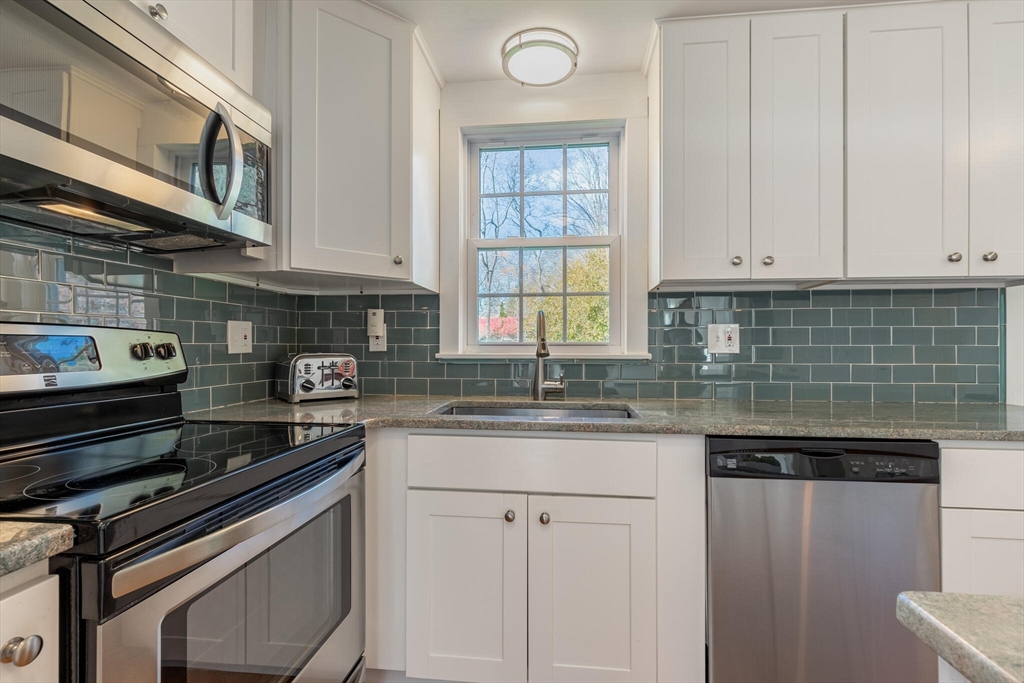 6 Beth Road Franklin, MA 02038 - Photo 8 of 36 Gallery Image 8