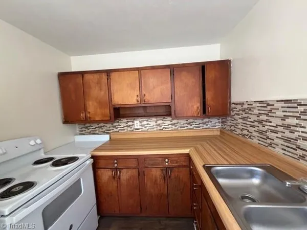 $700 | 810 Richland Street, Unit B, High Point, NC 27260