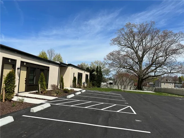 $2,400 | 20 Marblehead Avenue, Unit I, North Providence, RI 02904