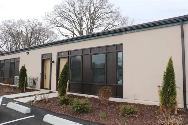 $2,400 | 20 Marblehead Avenue, Unit I, North Providence, RI 02904